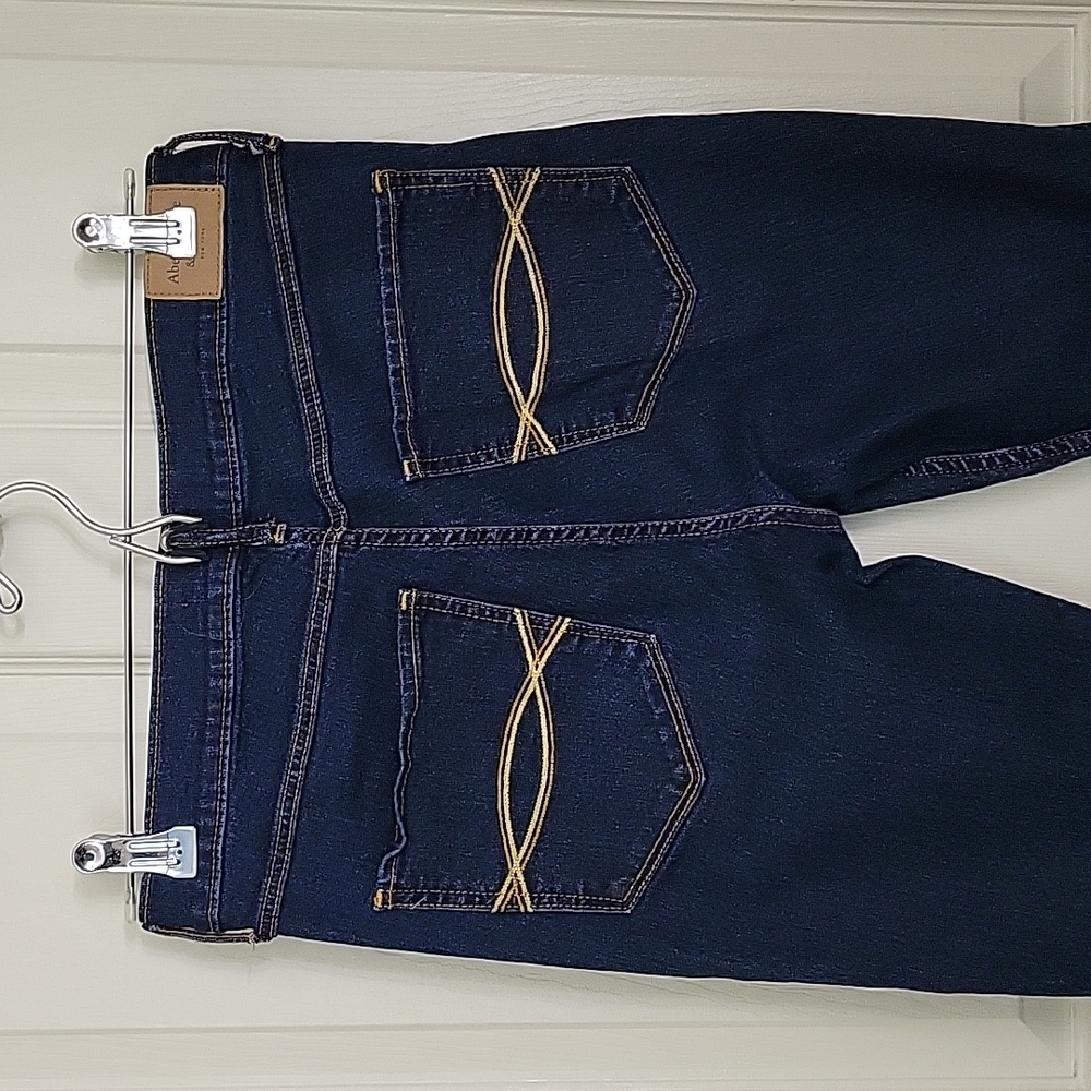Abercrombie & Fitch Super Skinny High Rise Size 6R (Dark Rinse)